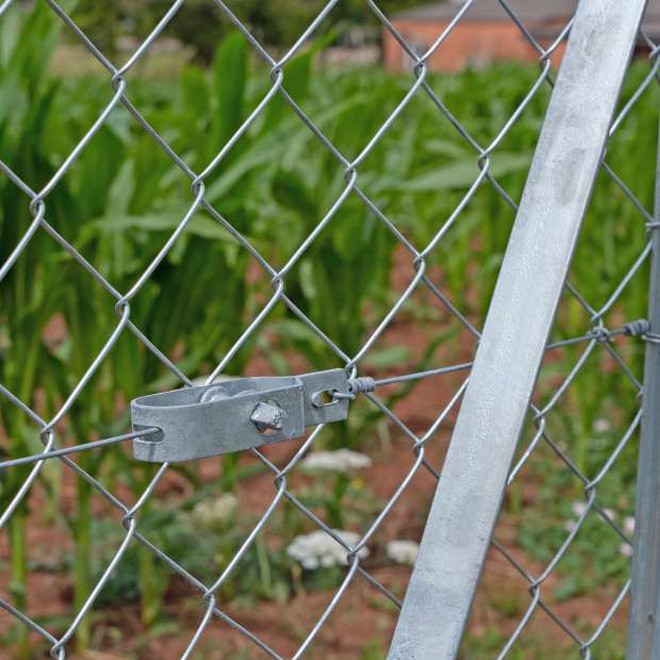 Vente d'accessoires simple torsion pour clôtures à la Réunion