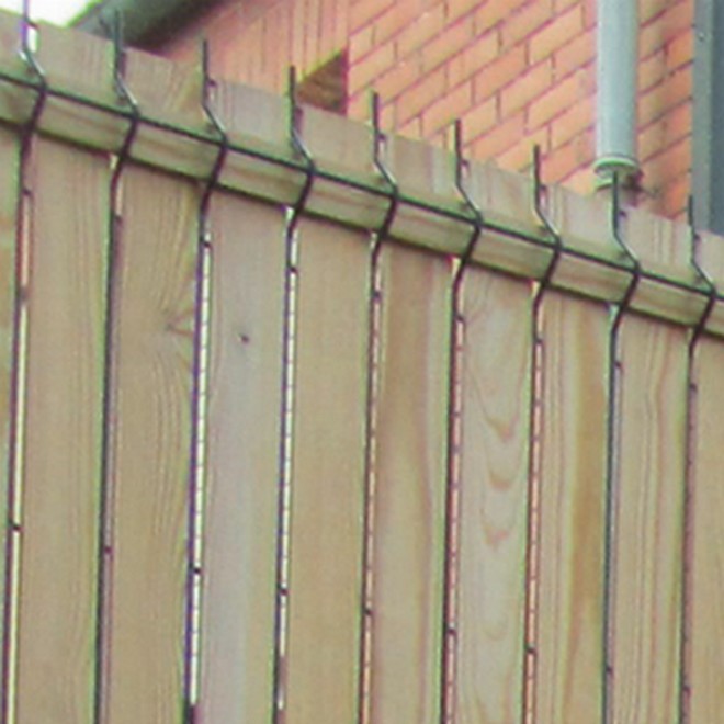 Vente de panneaux d'occultation en bois pour clôtures à la Réunion